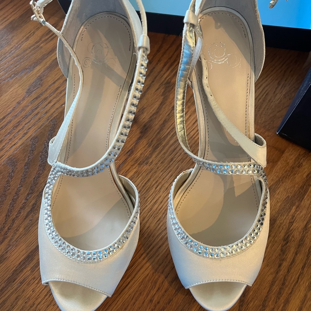 Gorgeous new cream Disney heels